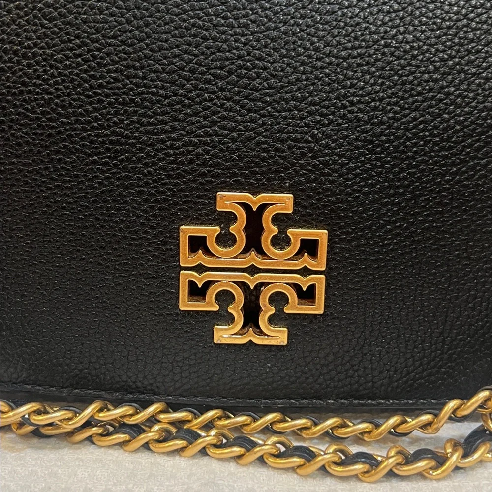 Tory Burch ships from